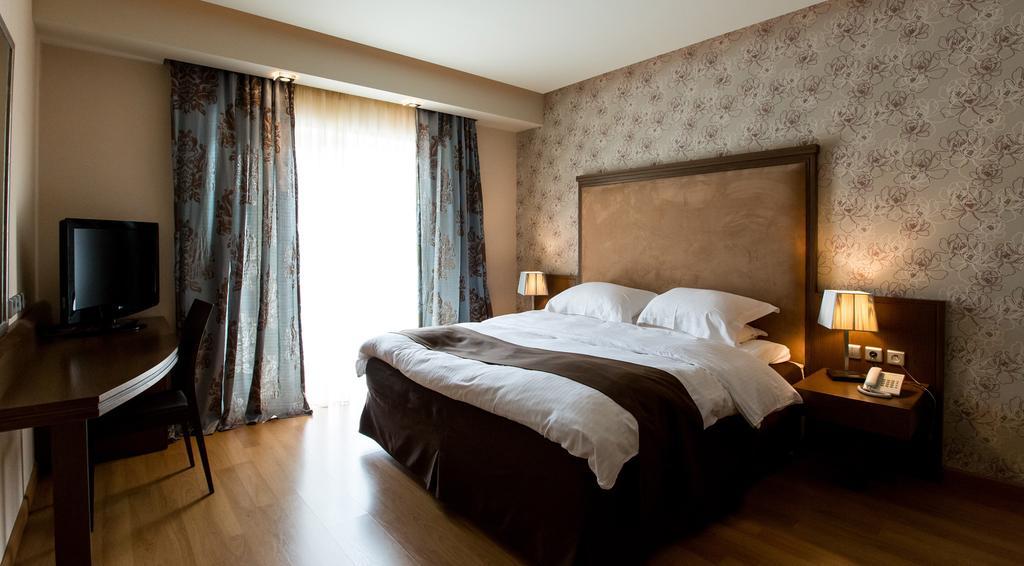 Elpida & Hotel